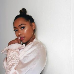 Meet your Posher, Melani